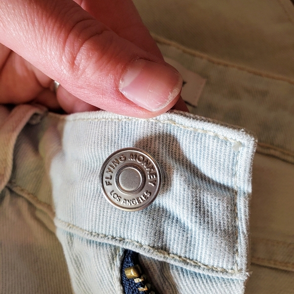 FLYING MONKEY WOMEN'S DISTRESSED HIGH-RISE JEANS SIZE 30 LIGHT WASH BLUE - Picture 5 of 16